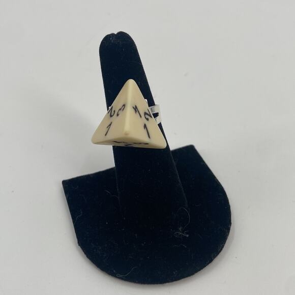 Handmade triangle D and D size ring - Picture 2 of 6